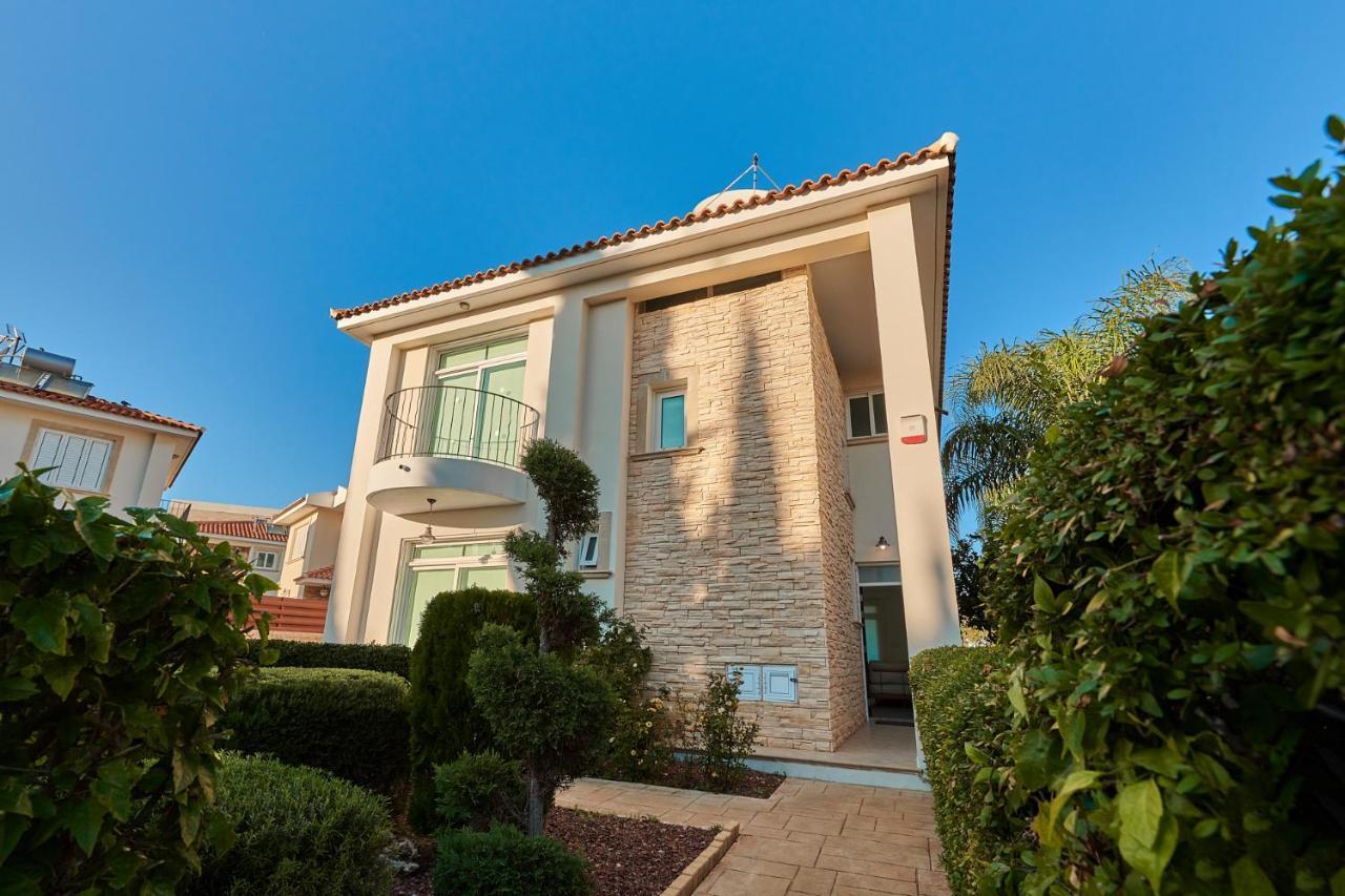 Beach Front Bella Vista By Ezoria Villas Protaras Dış mekan fotoğraf