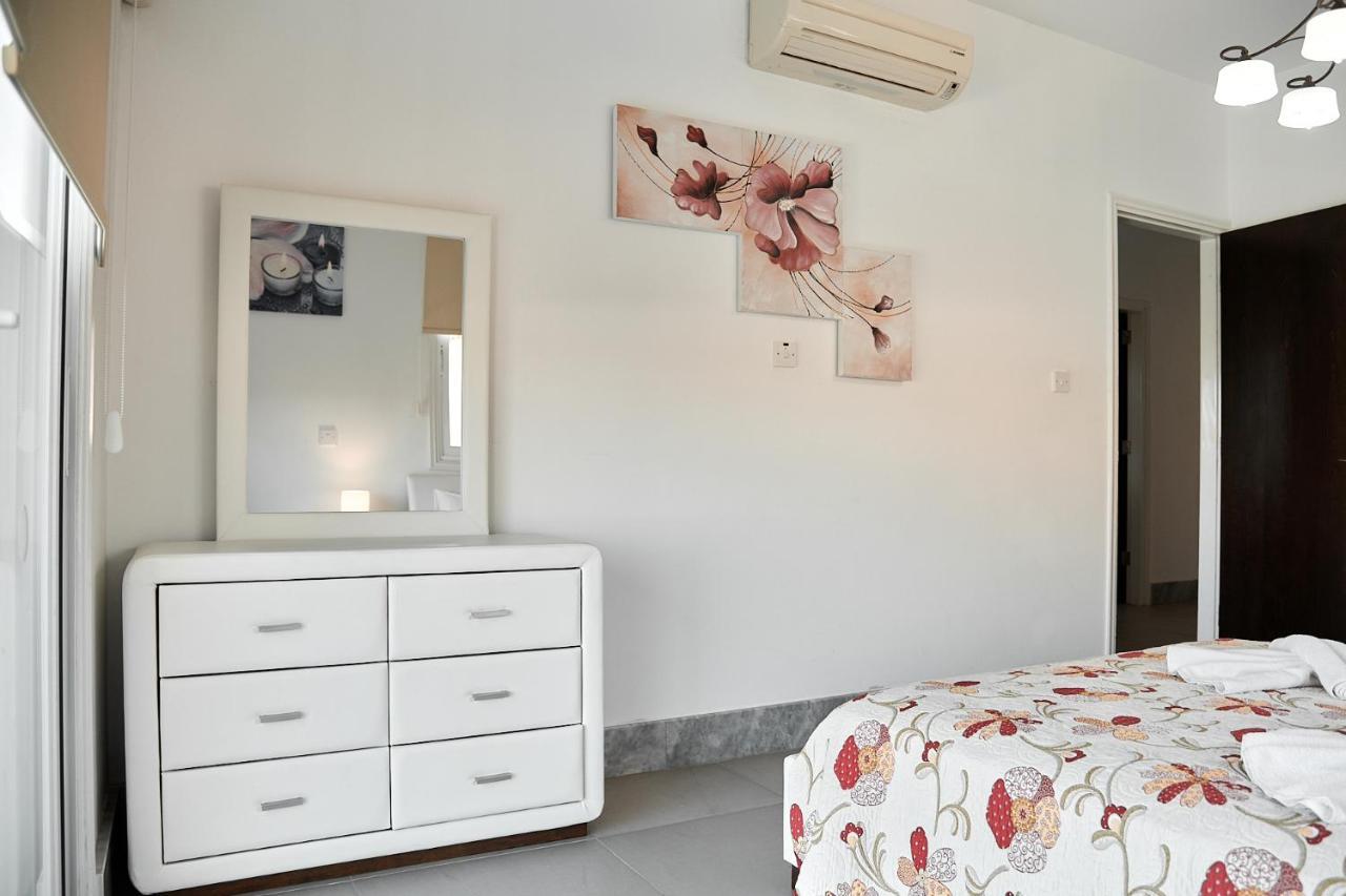 Beach Front Bella Vista By Ezoria Villas Protaras Dış mekan fotoğraf